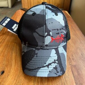 Bassdash Camo Mesh Back Trucker Hat Fishing Logo Adjustable NWT Youth/Small